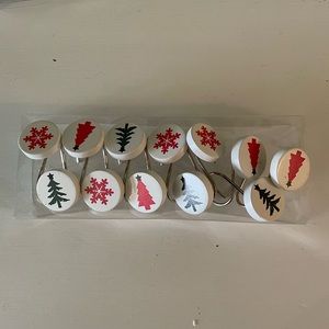 Set of Avanti Holiday Shower Curtain Hooks.  🎄